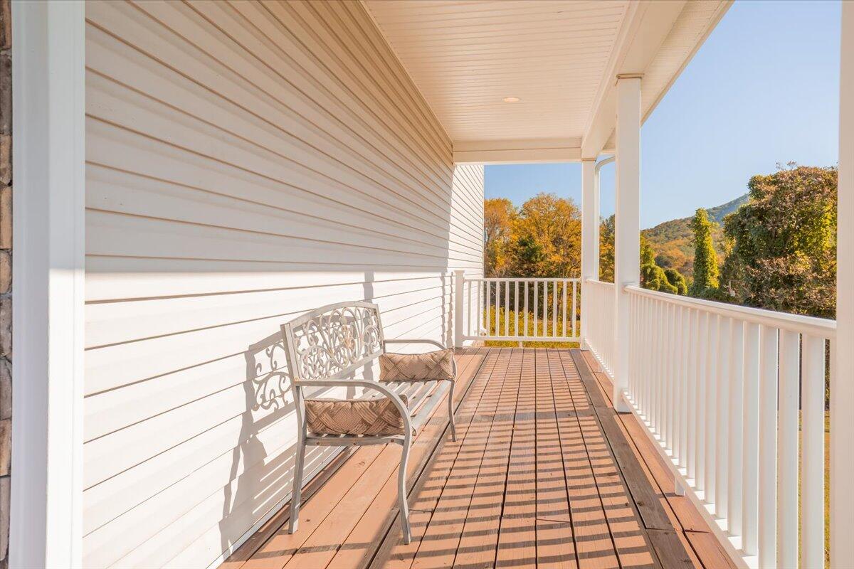 250 Thornblade WAY