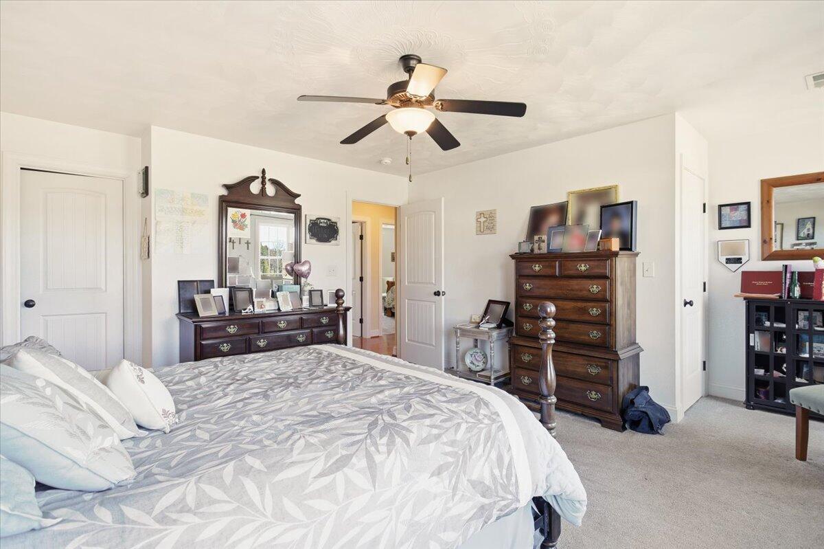 250 Thornblade WAY