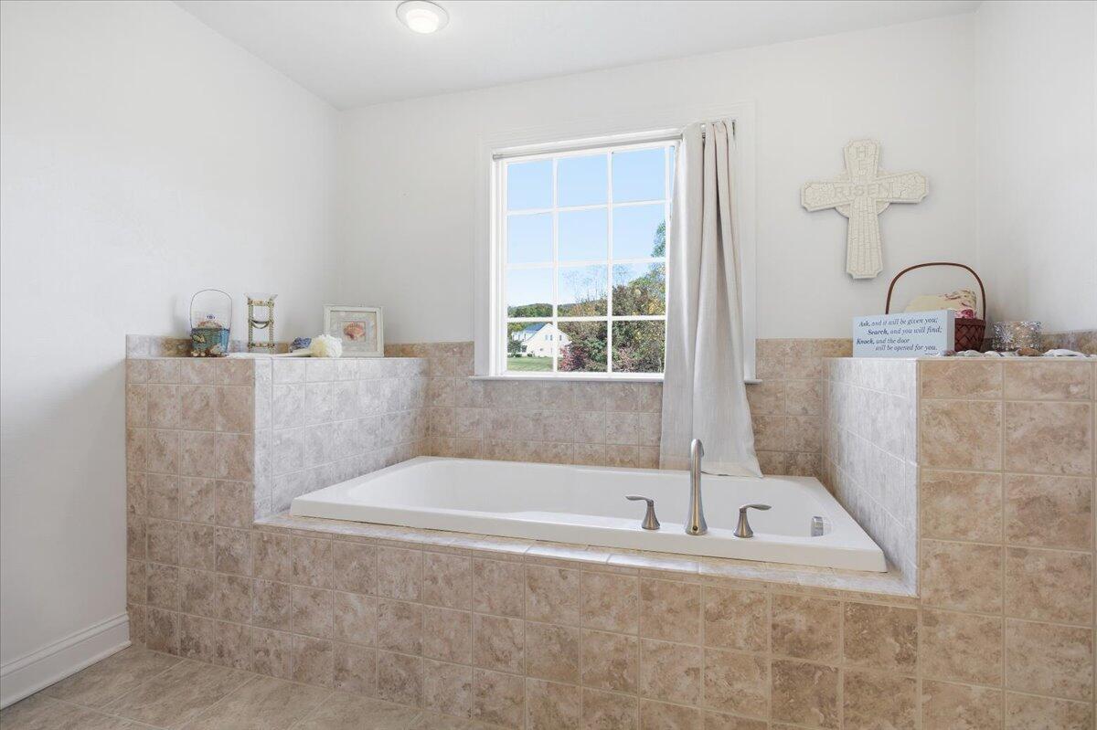 250 Thornblade WAY