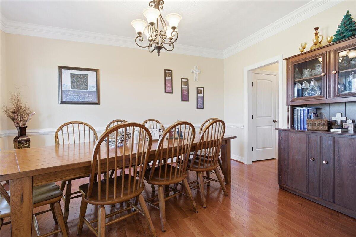 250 Thornblade WAY