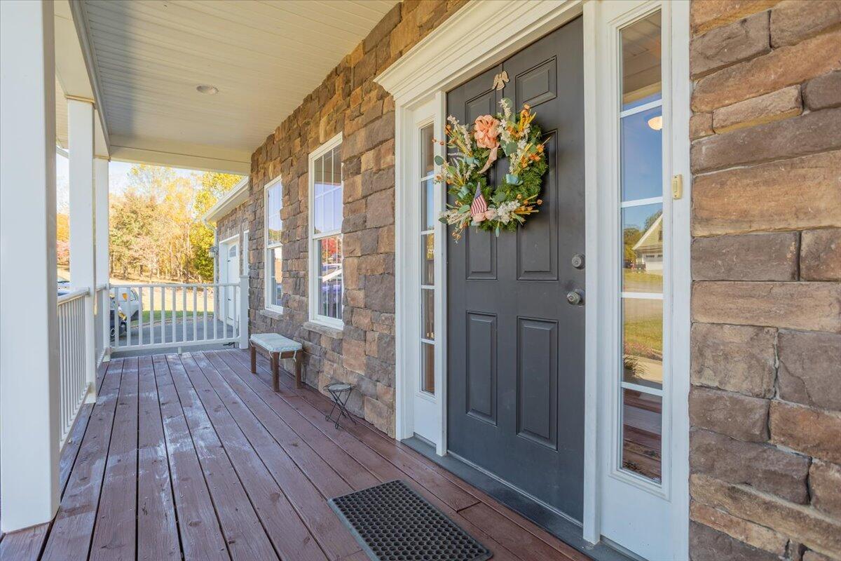 250 Thornblade WAY