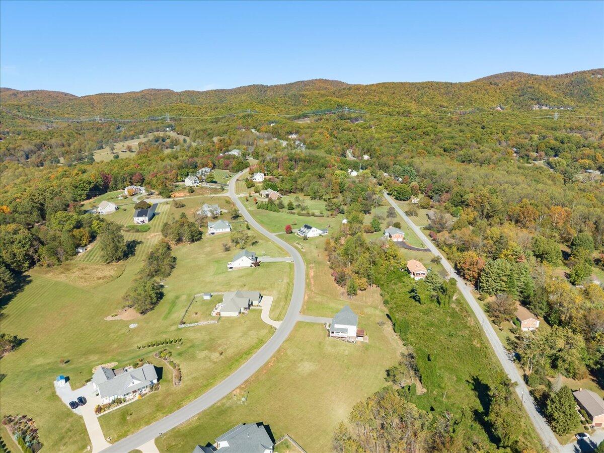 250 Thornblade WAY