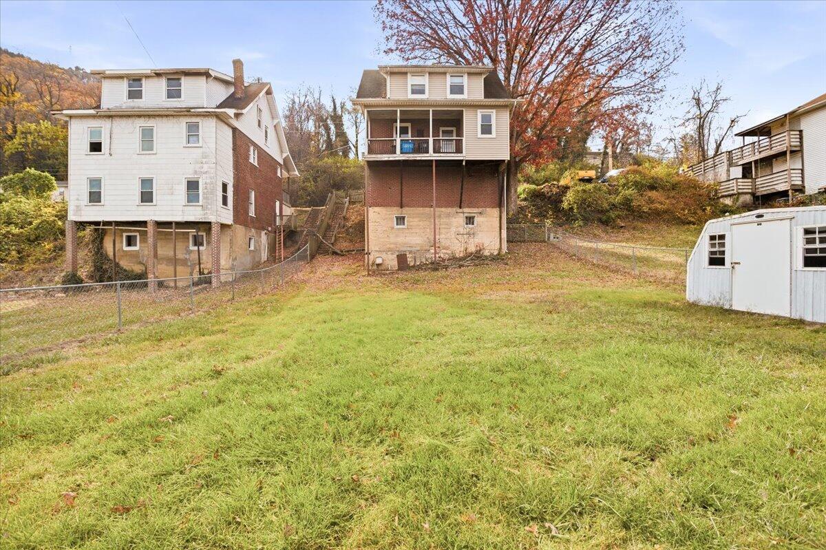 620 Riverland RD SE