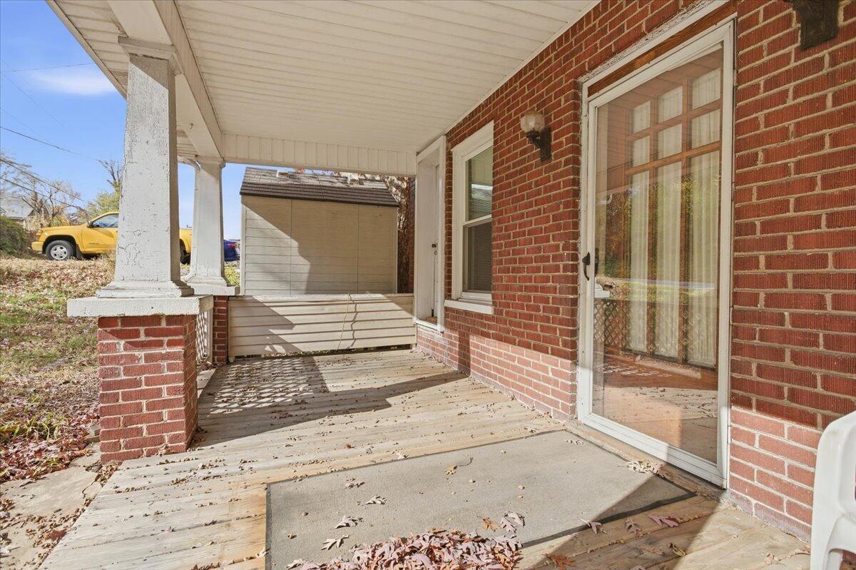 620 Riverland RD SE