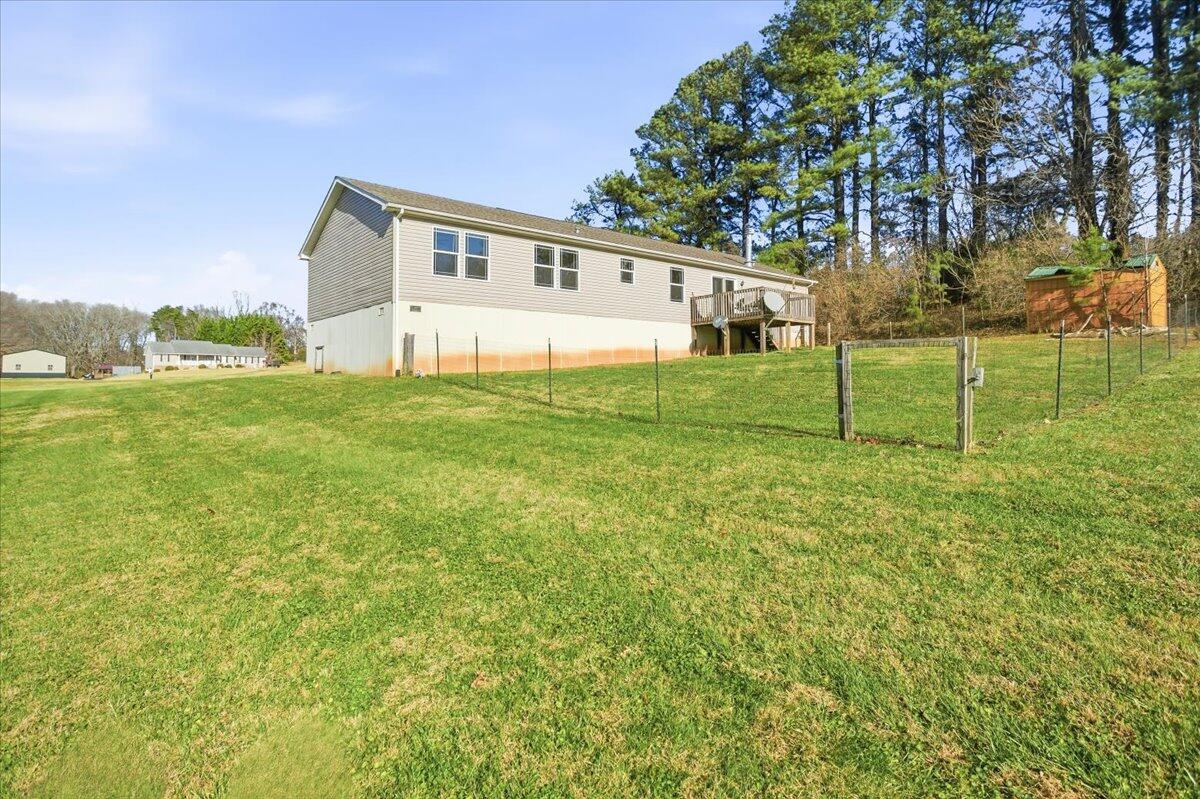 2127/2129 Moneta RD