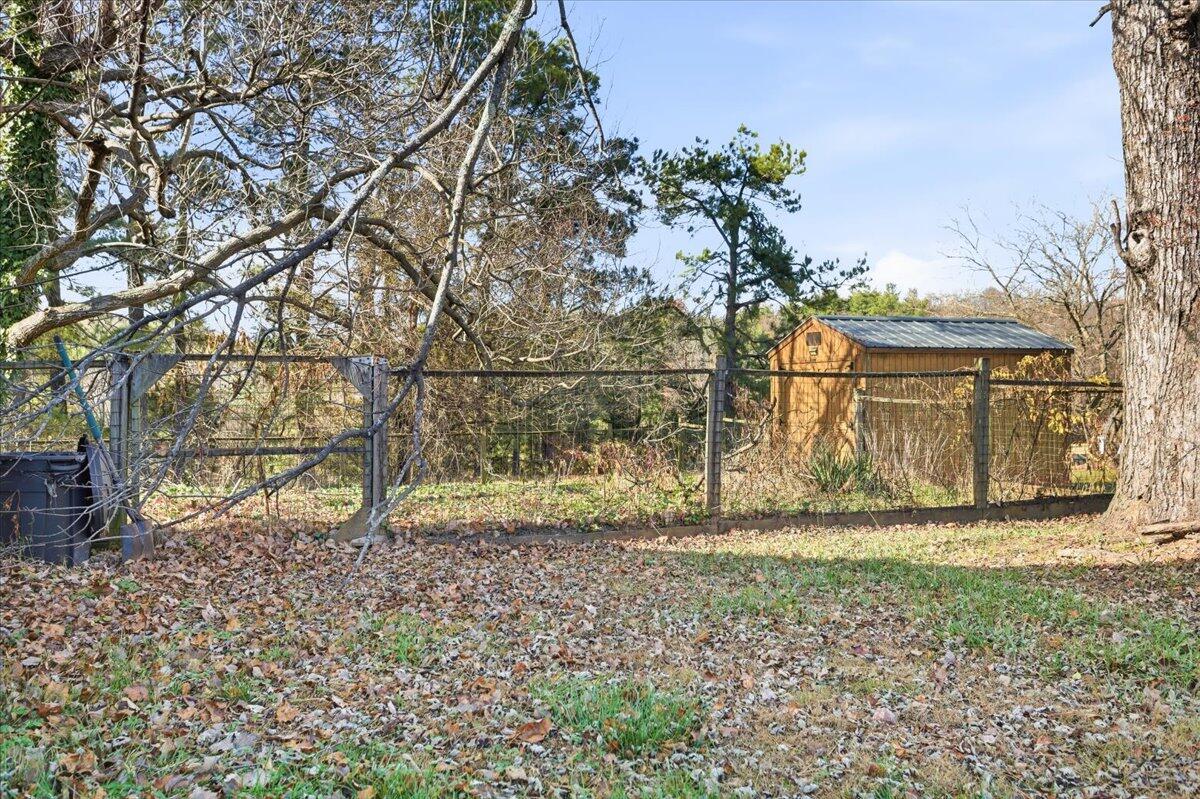 2127/2129 Moneta RD