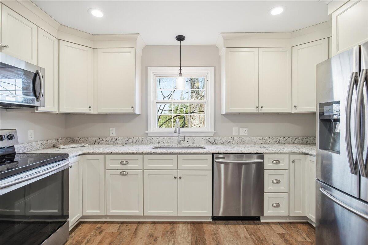 2127/2129 Moneta RD