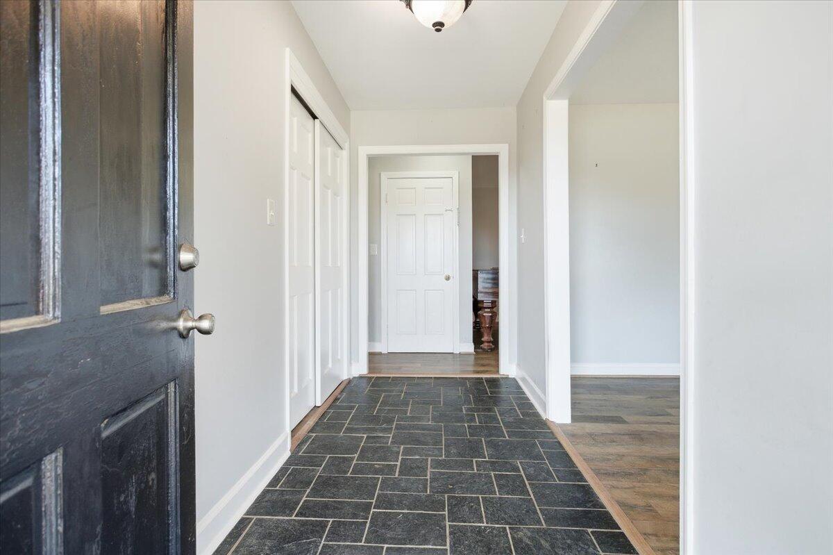 2127/2129 Moneta RD