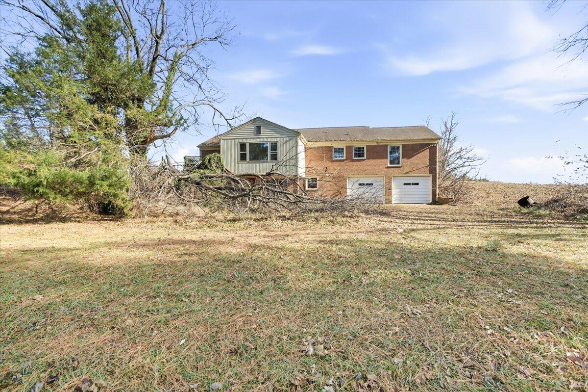 2127/2129 Moneta RD