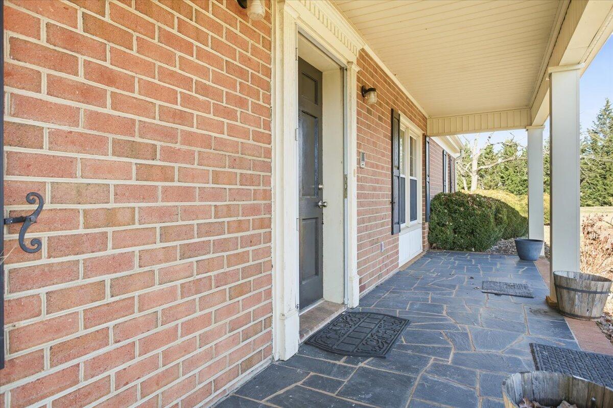 2127/2129 Moneta RD