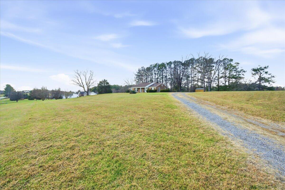 2127/2129 Moneta RD