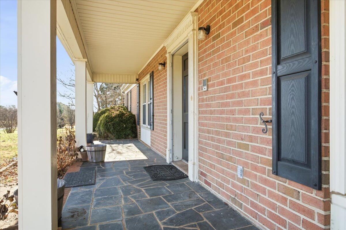 2127/2129 Moneta RD