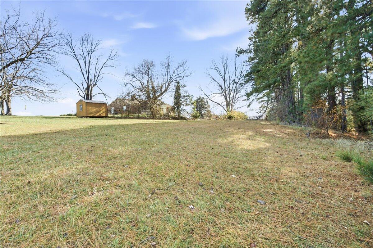 2127/2129 Moneta RD