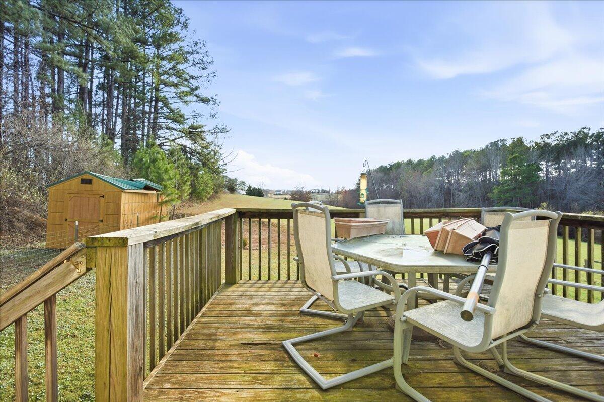 2127/2129 Moneta RD