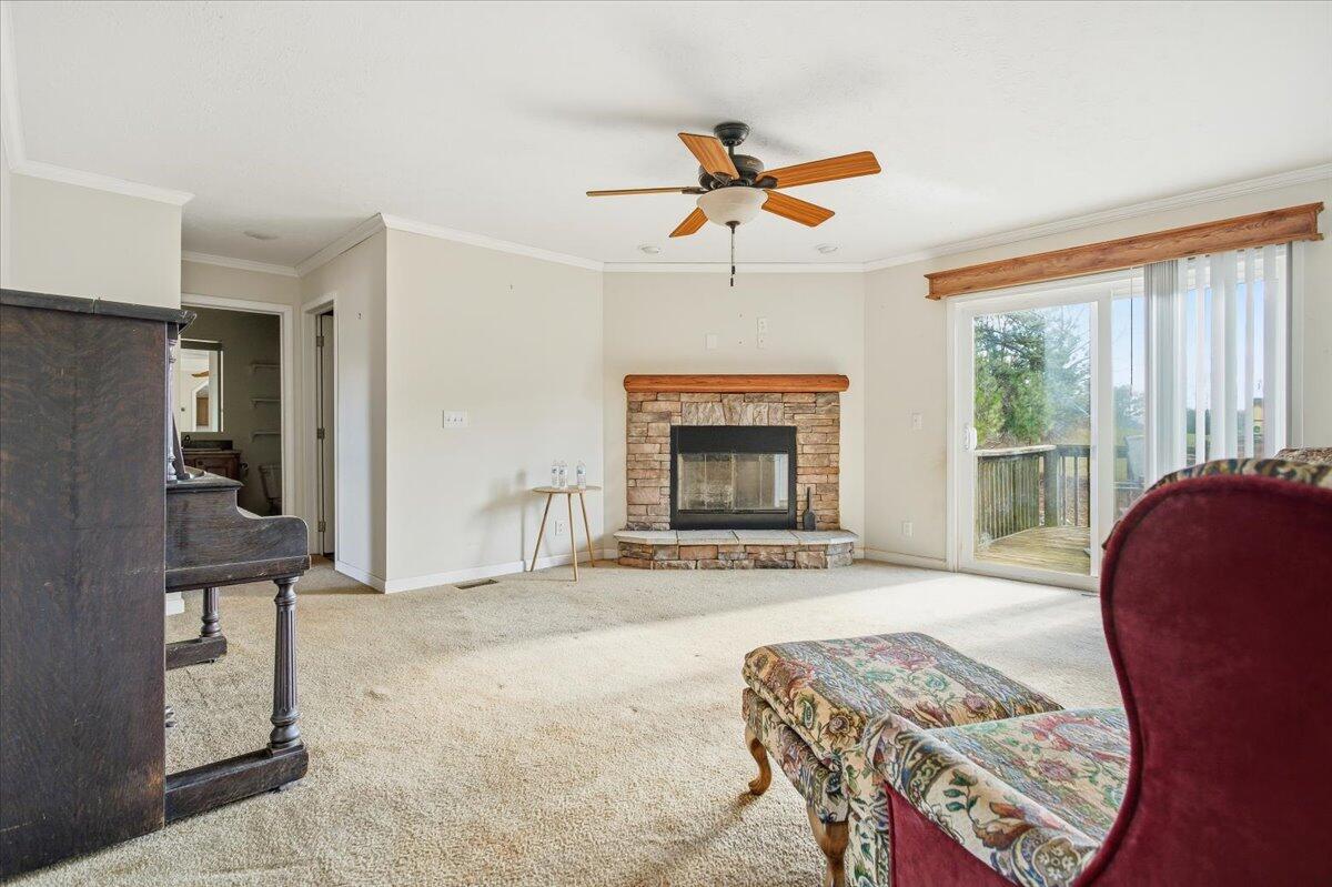 2127/2129 Moneta RD