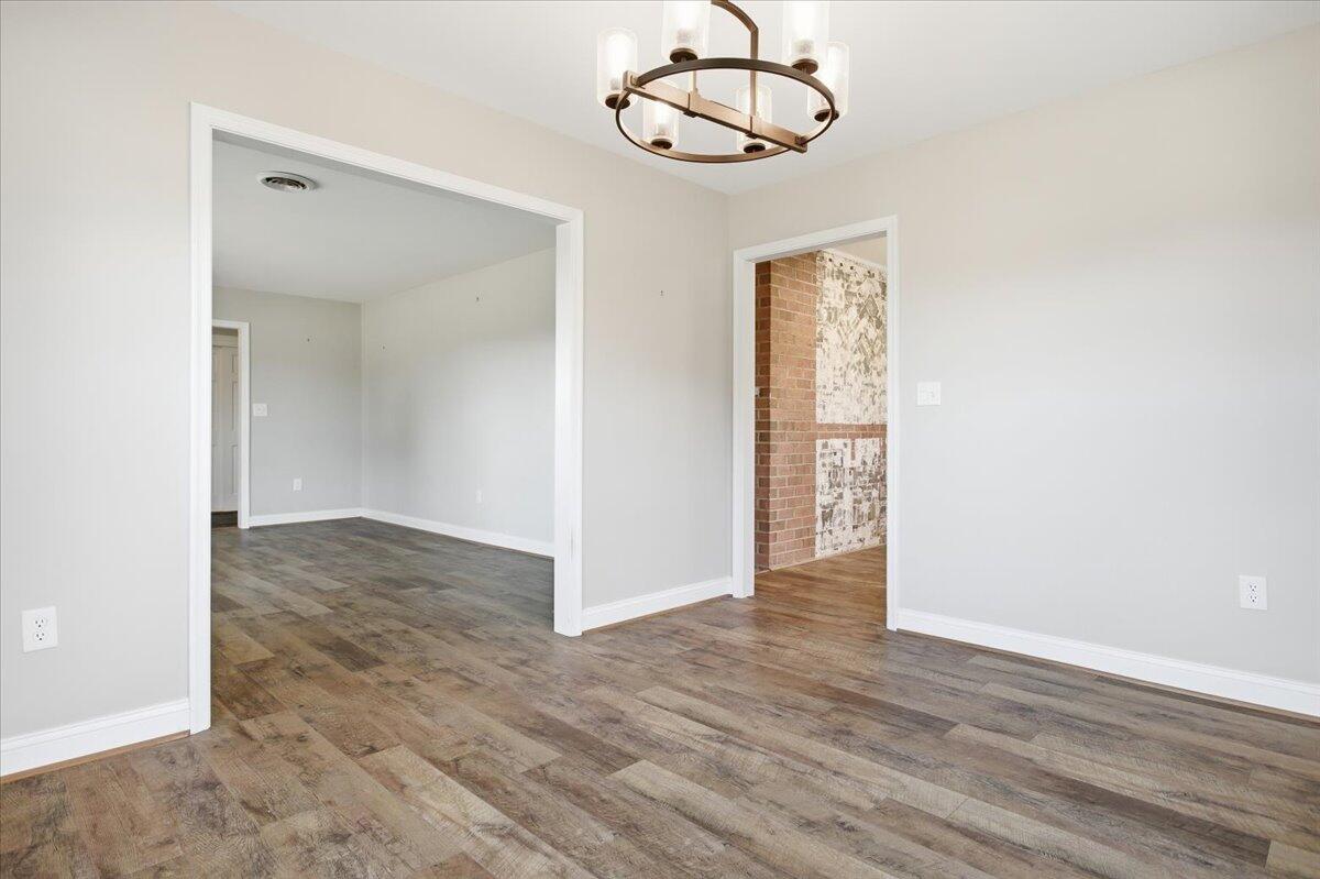 2127/2129 Moneta RD