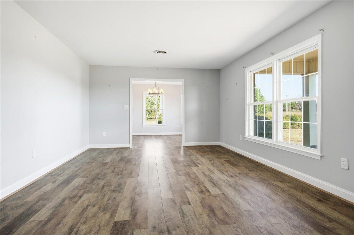 2127/2129 Moneta RD