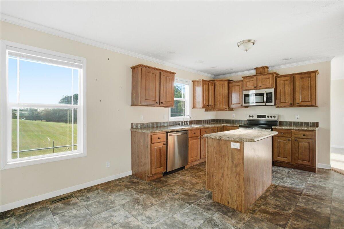 2127/2129 Moneta RD
