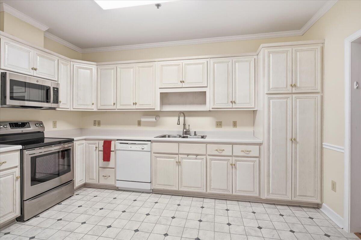 3025 McVitty Forest DR