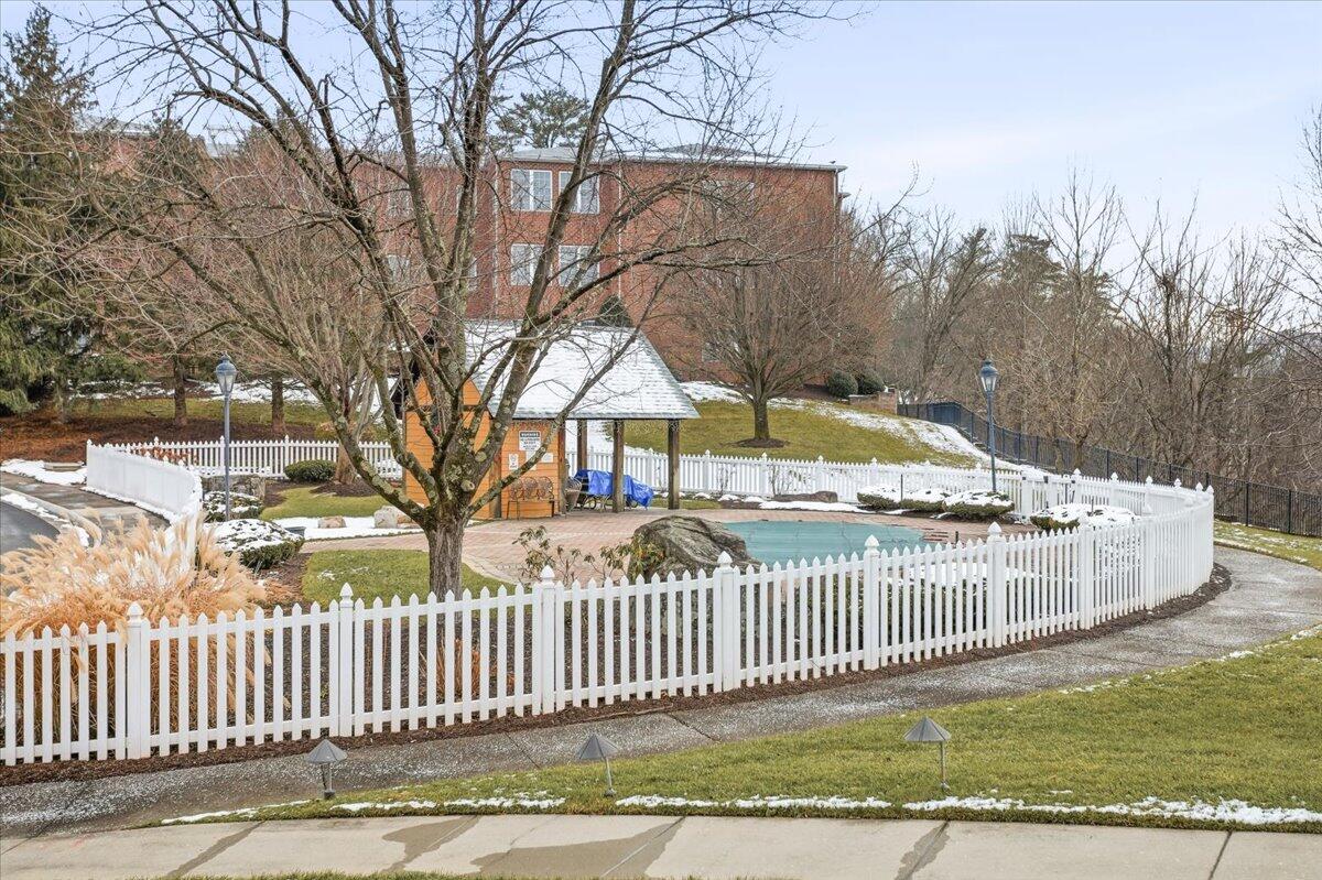 3025 McVitty Forest DR