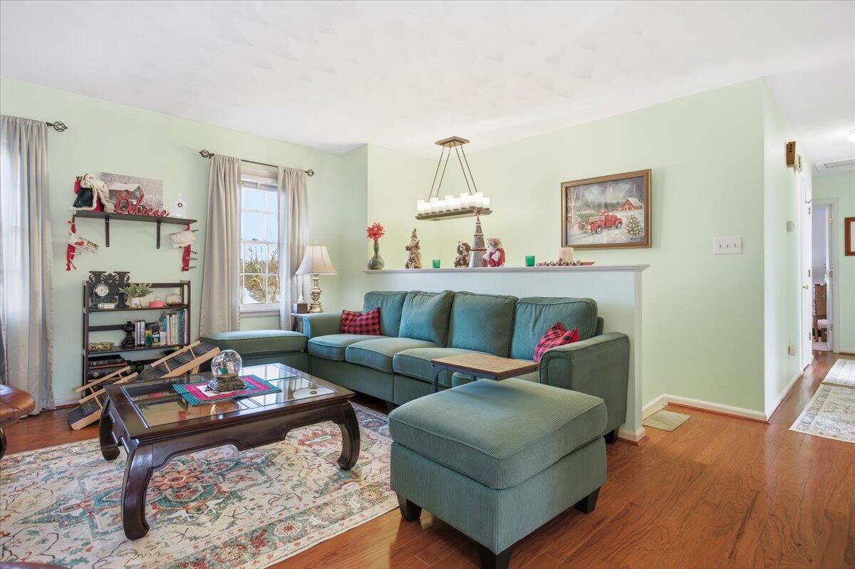 716 Page ST
