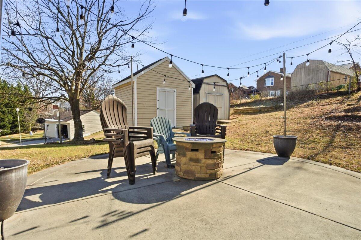 716 Page ST