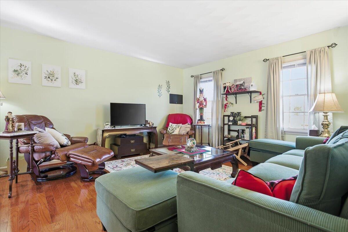716 Page ST