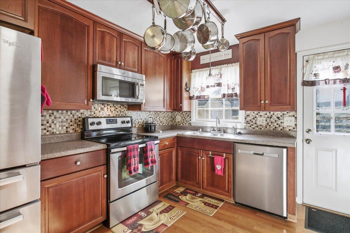 716 Page ST