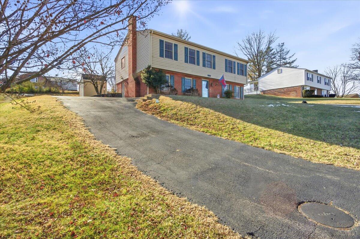 716 Page ST