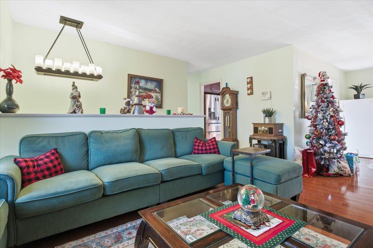 716 Page ST