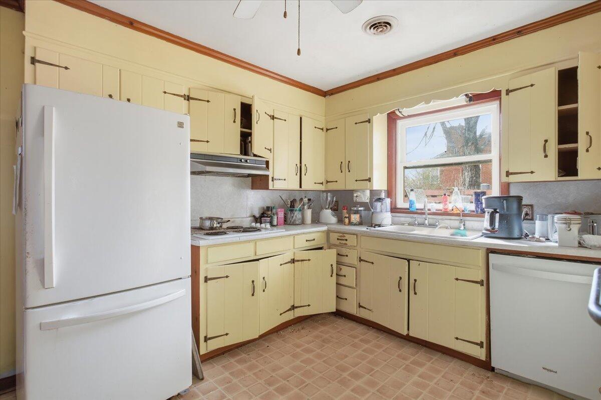 3636 Grandview AVE NW