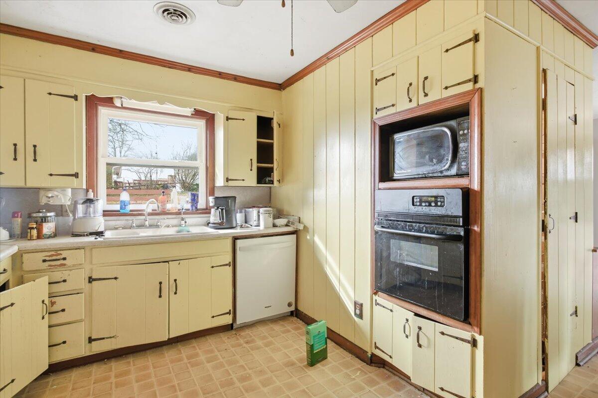 3636 Grandview AVE NW