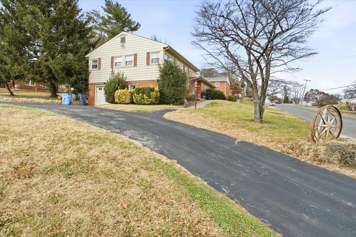 3636 Grandview AVE NW