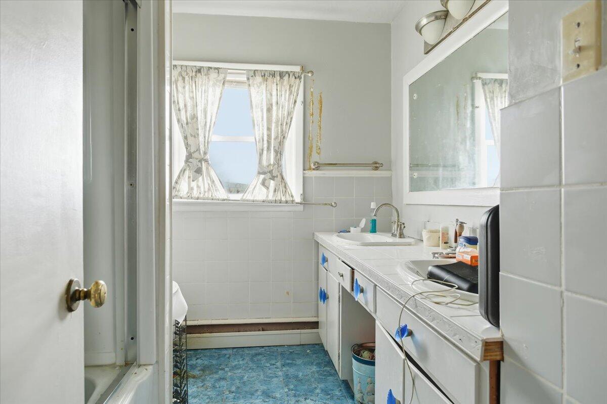 3636 Grandview AVE NW