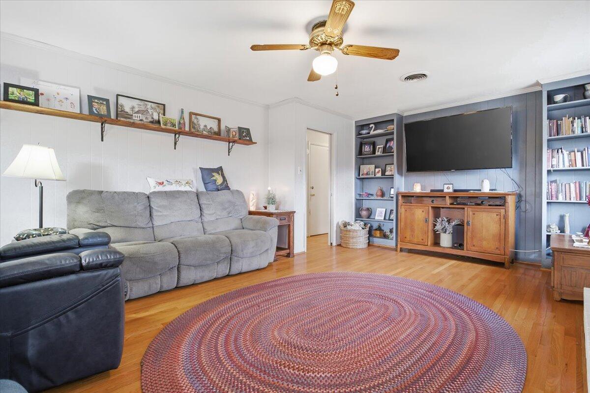 4129 Blue View DR