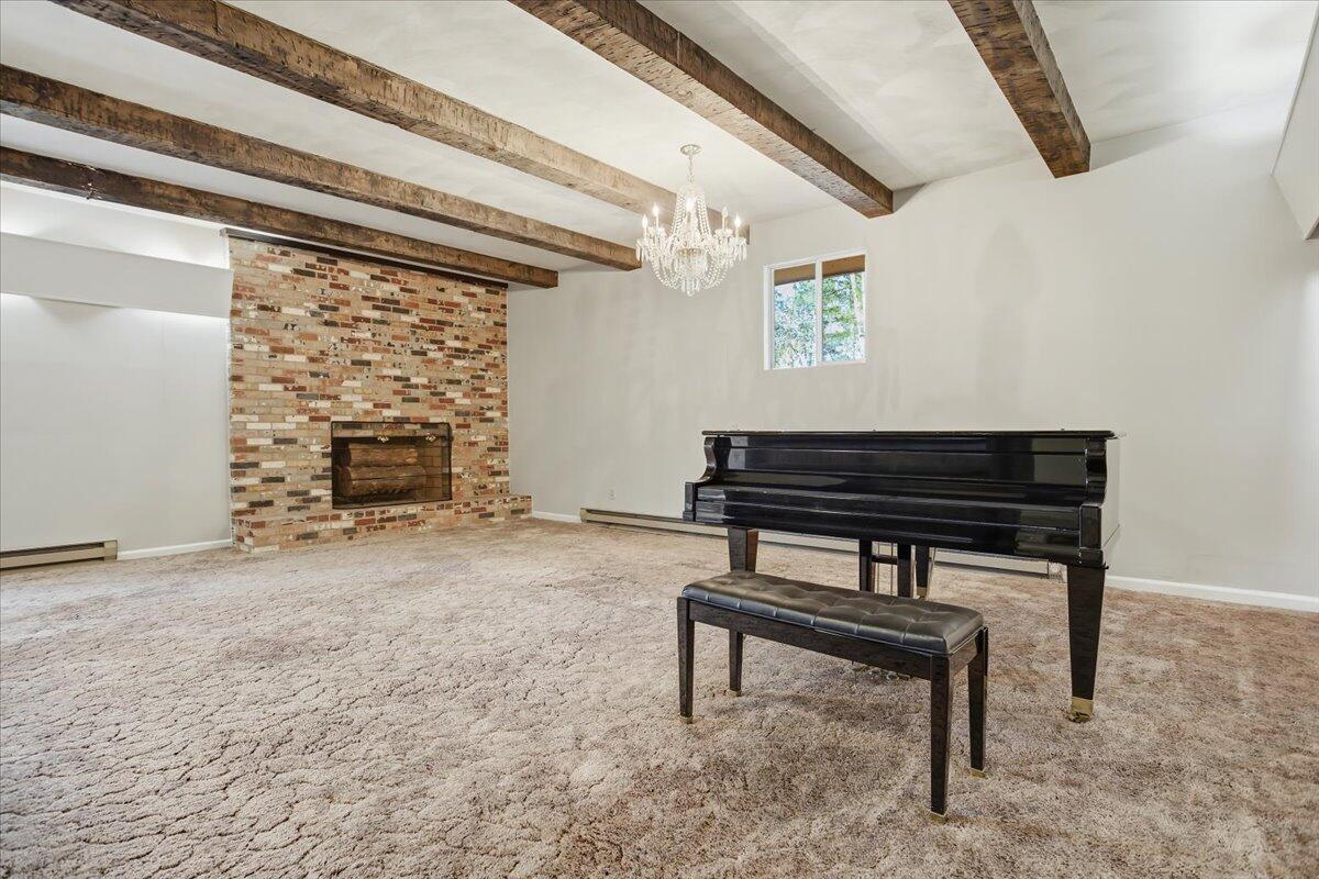 5585 Bent Mountain RD