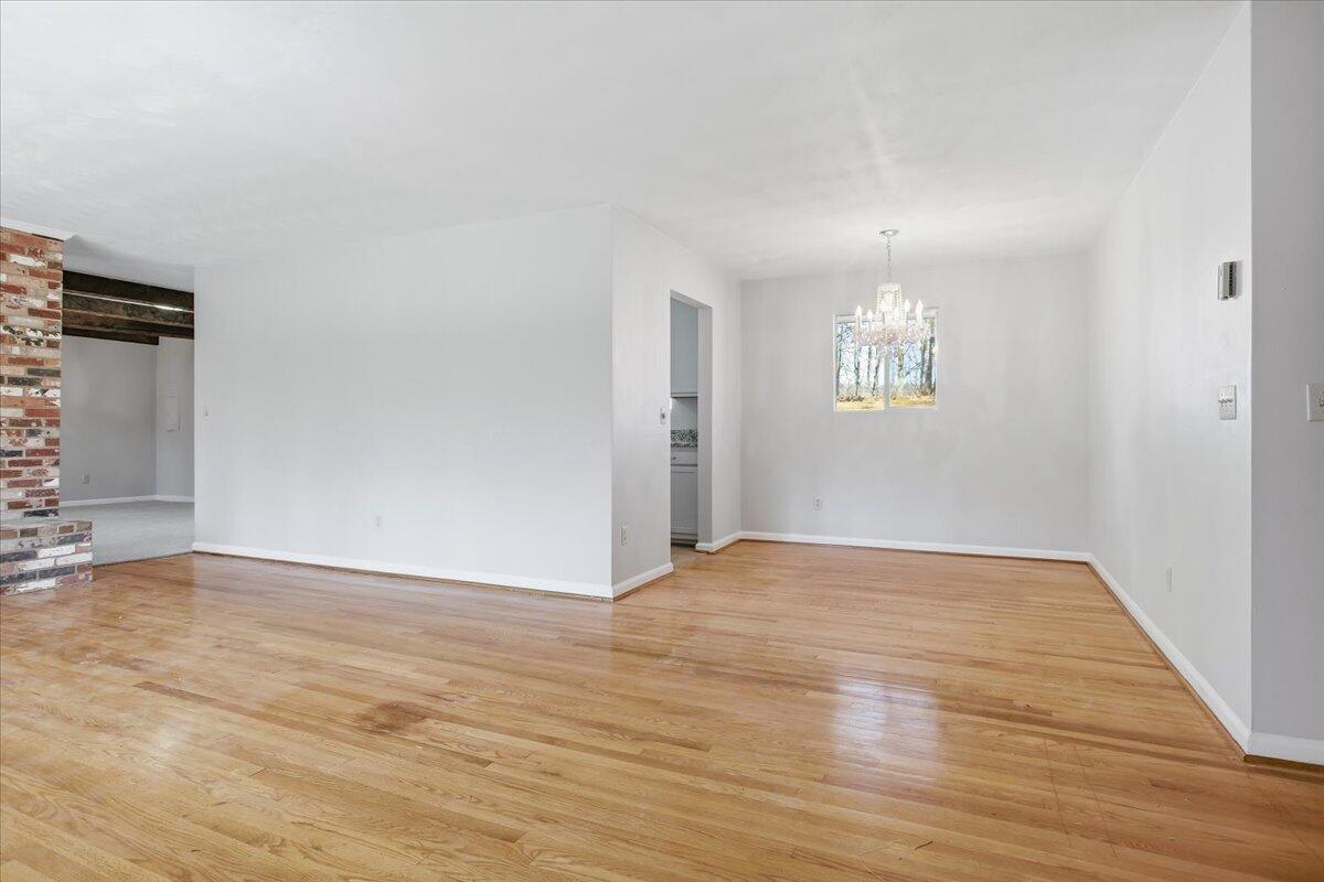 5585 Bent Mountain RD