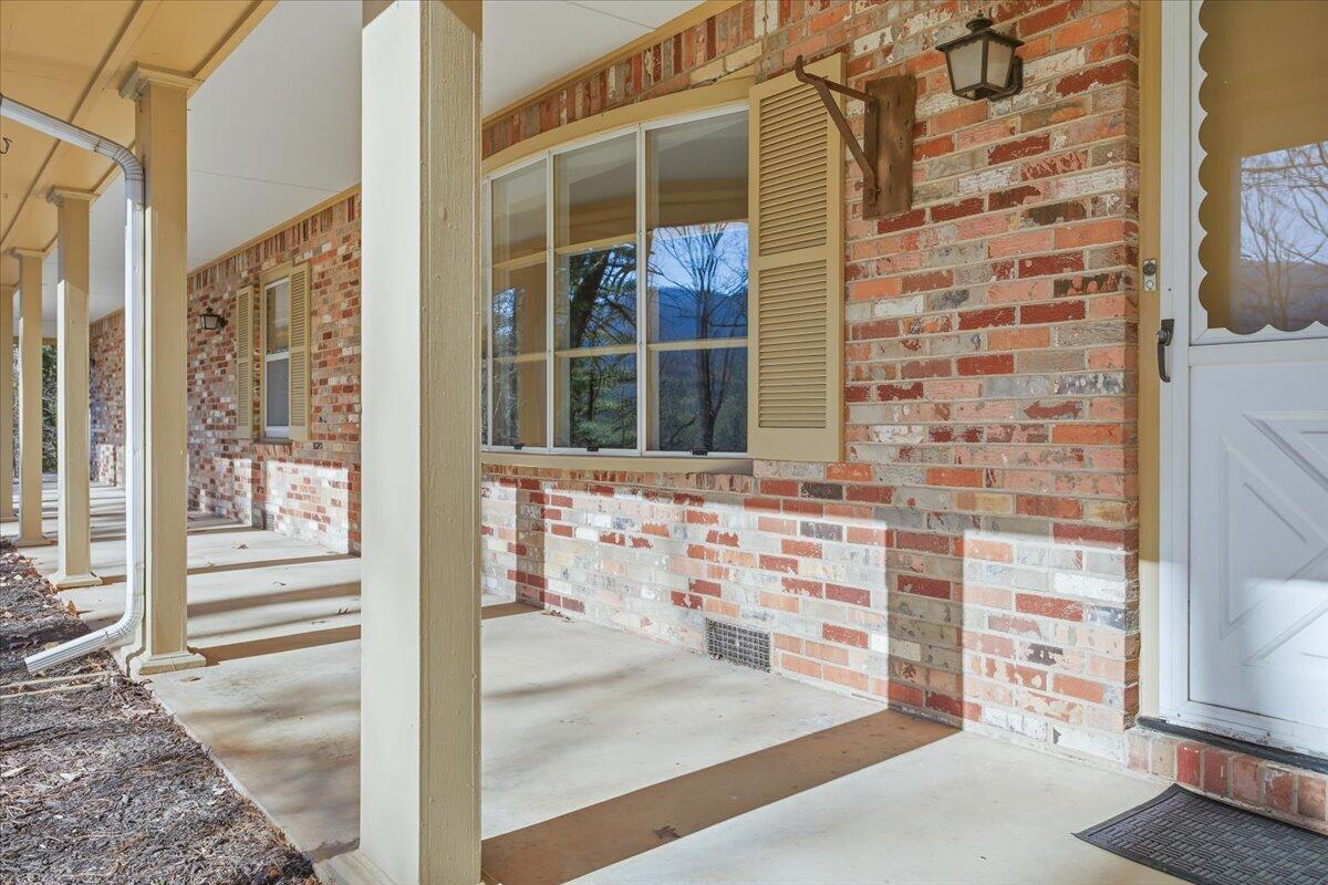 5585 Bent Mountain RD