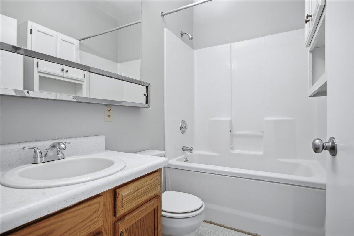 5585 Bent Mountain RD