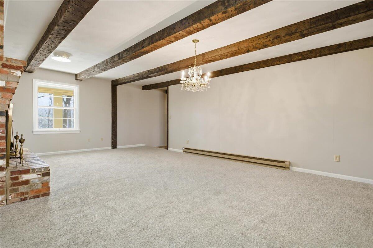 5585 Bent Mountain RD