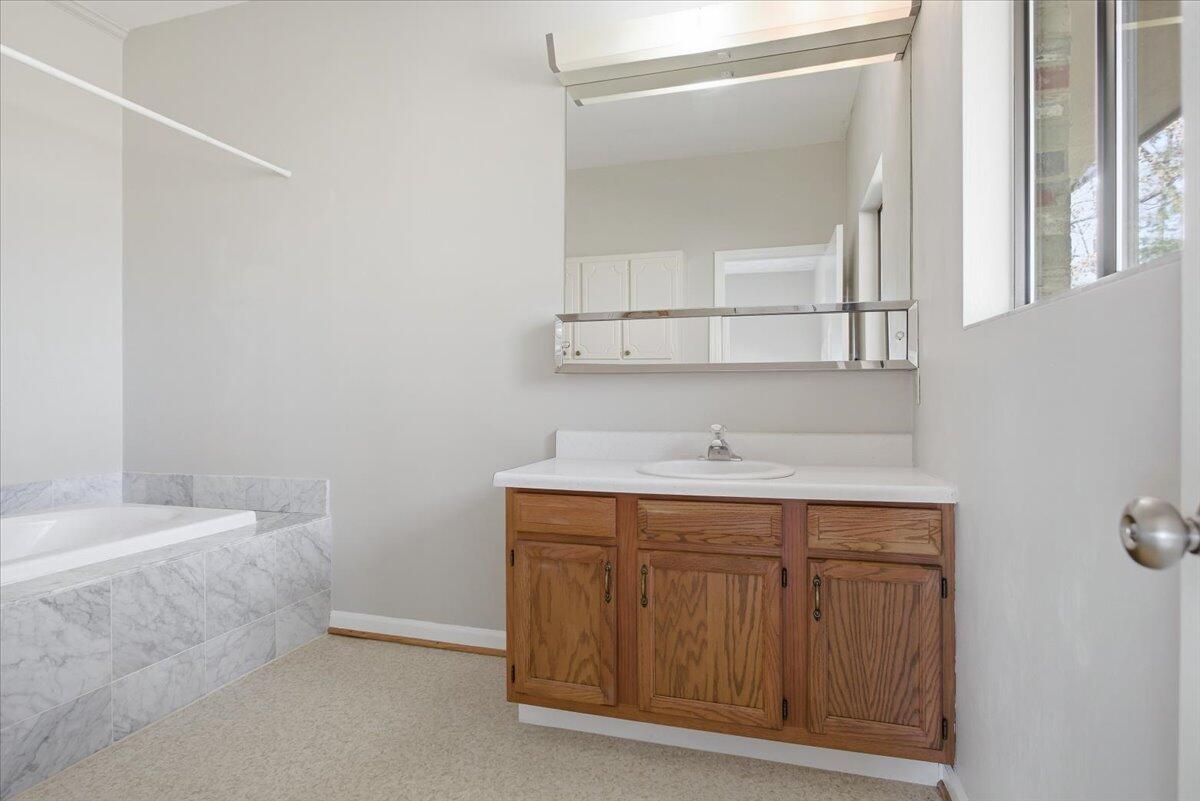 5585 Bent Mountain RD