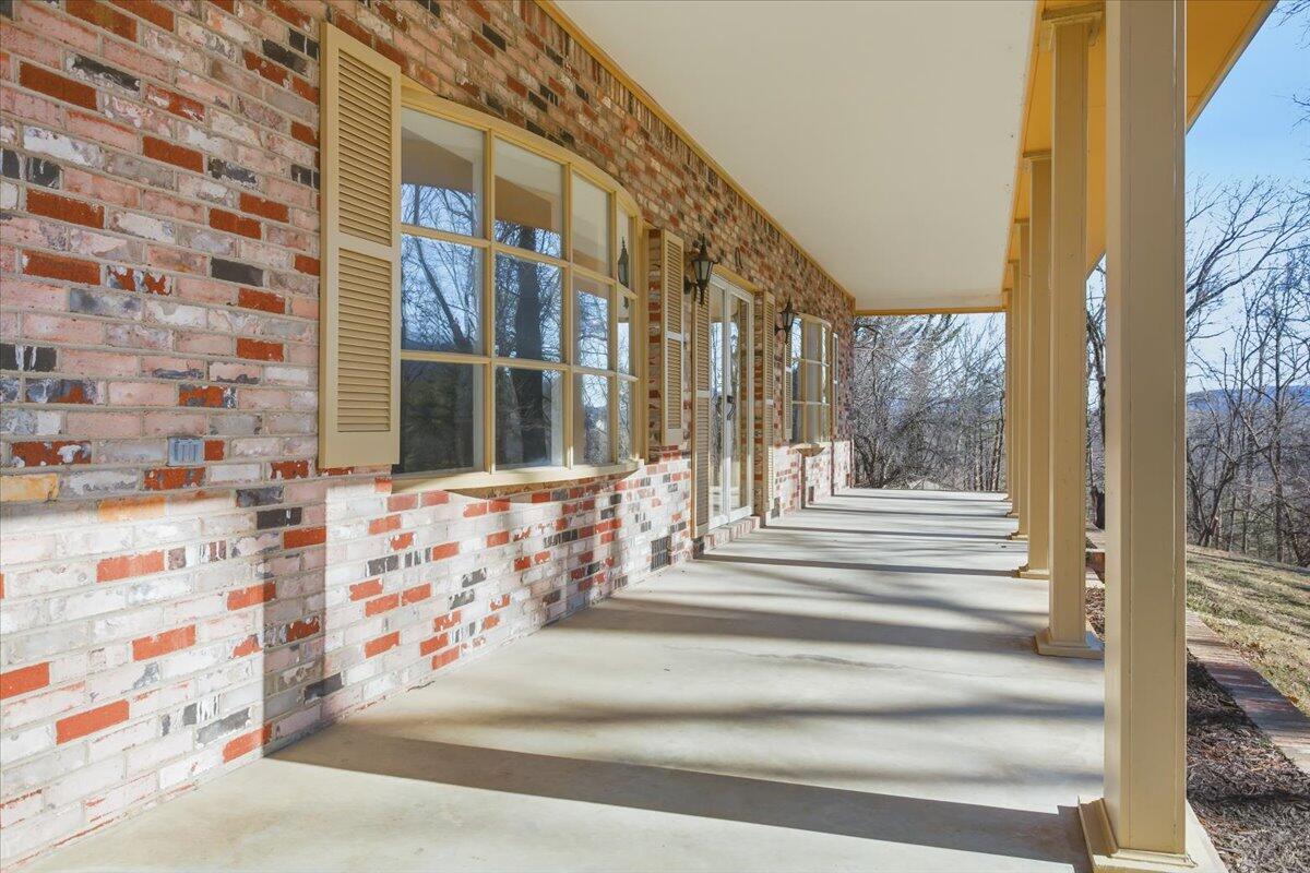 5585 Bent Mountain RD