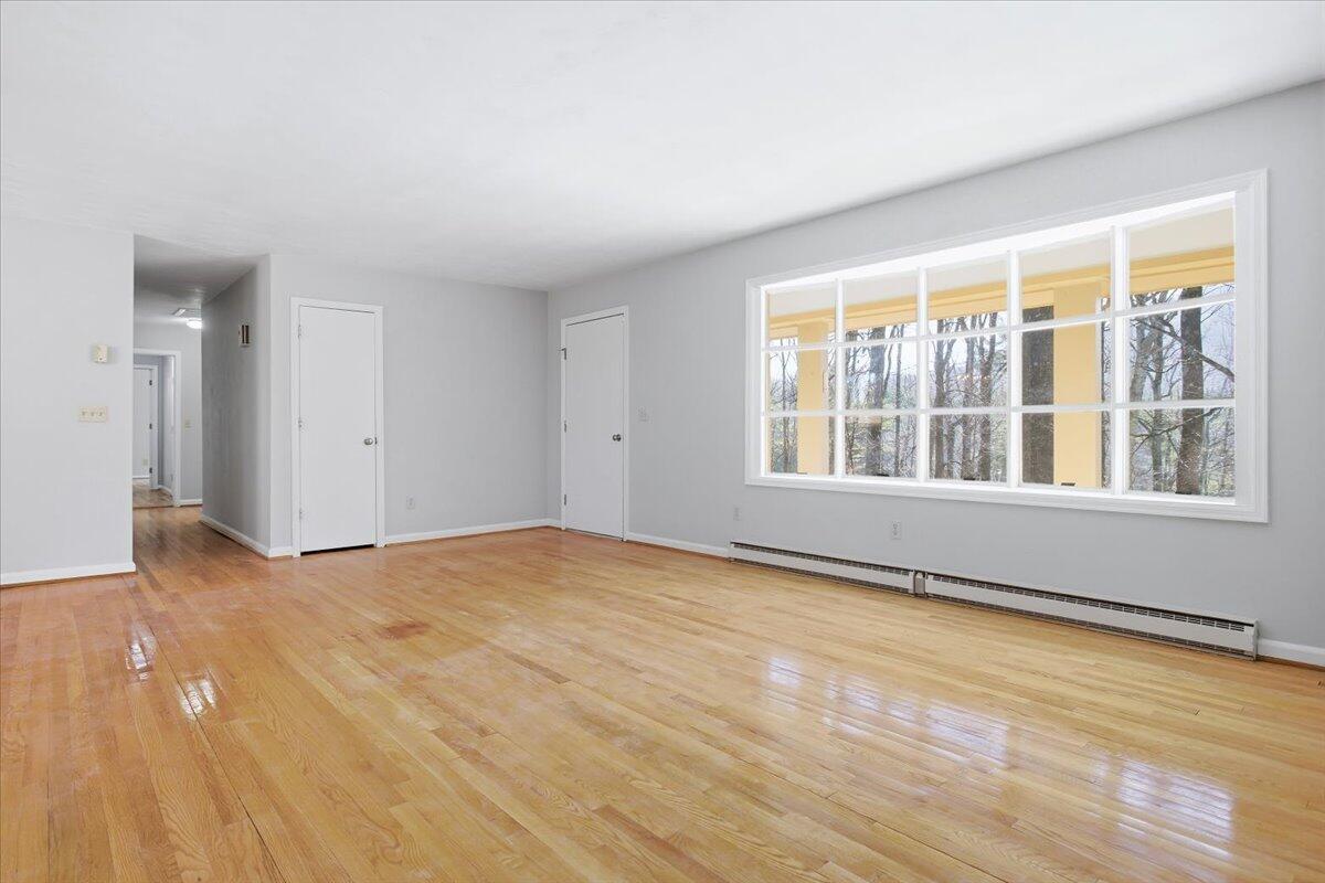 5585 Bent Mountain RD