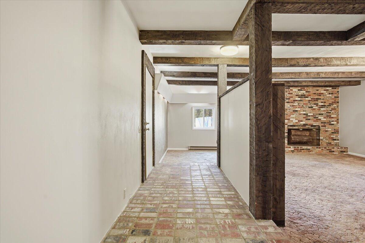 5585 Bent Mountain RD