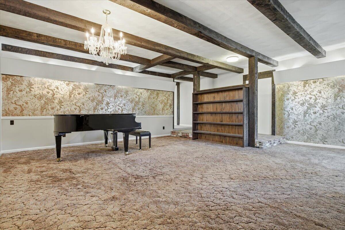 5585 Bent Mountain RD