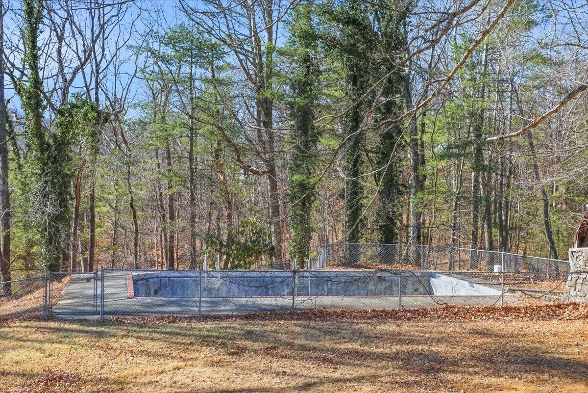 5585 Bent Mountain RD