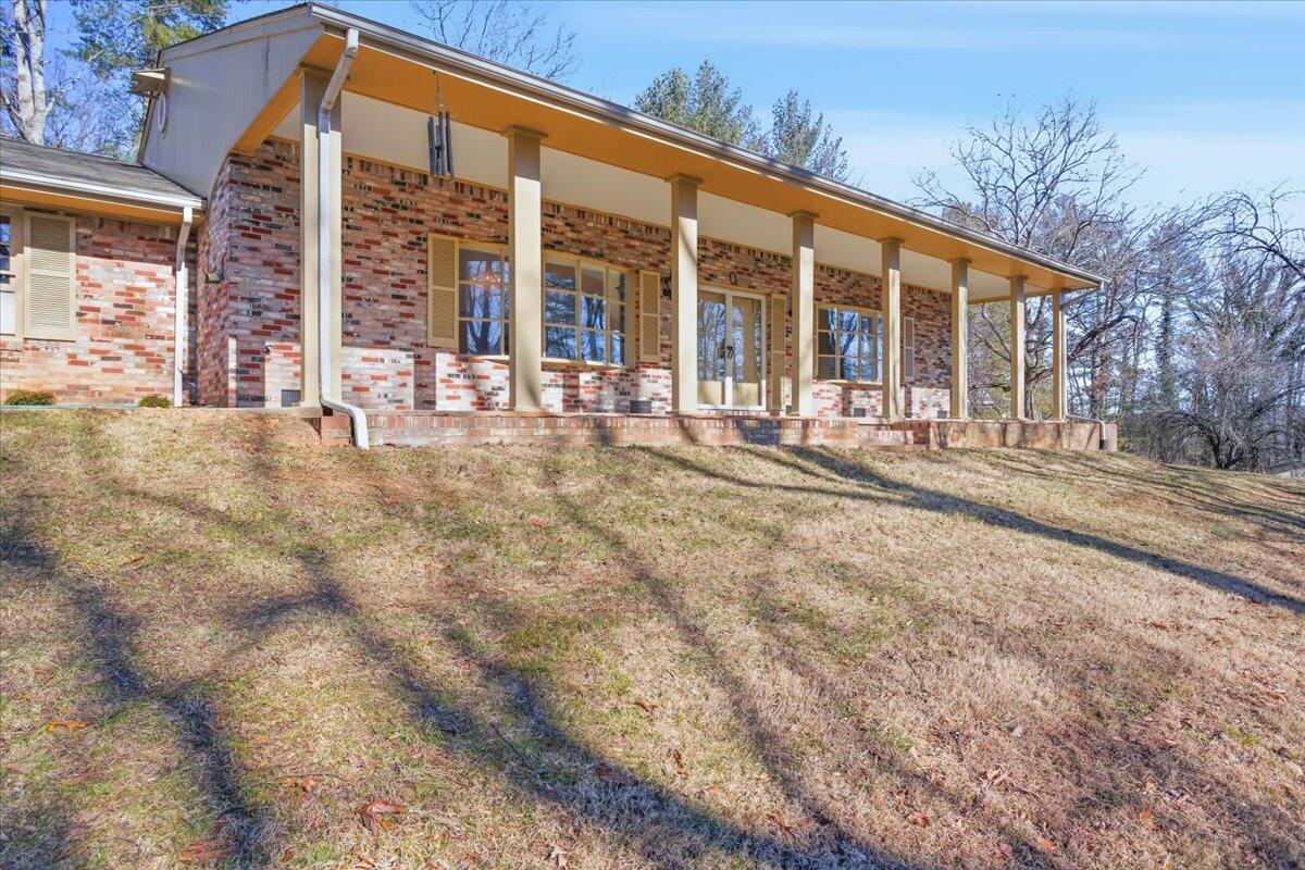 5585 Bent Mountain RD