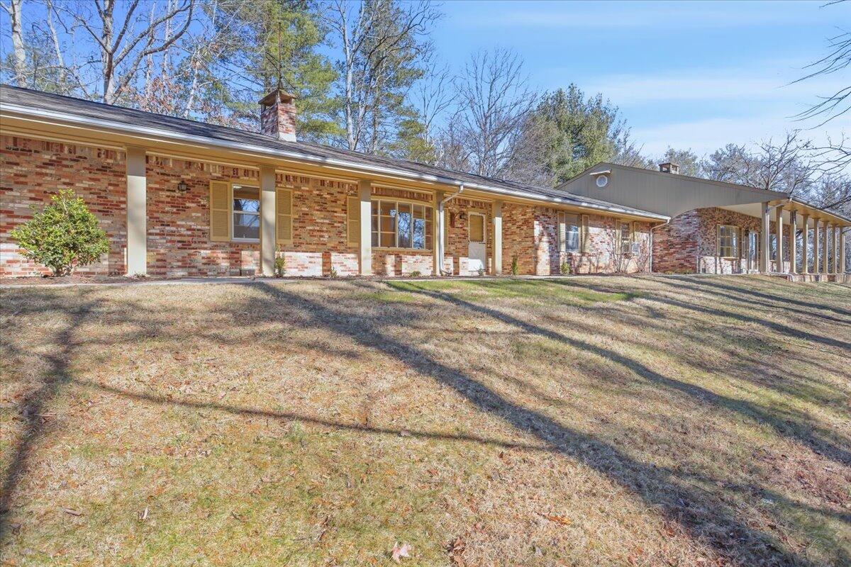 5585 Bent Mountain RD