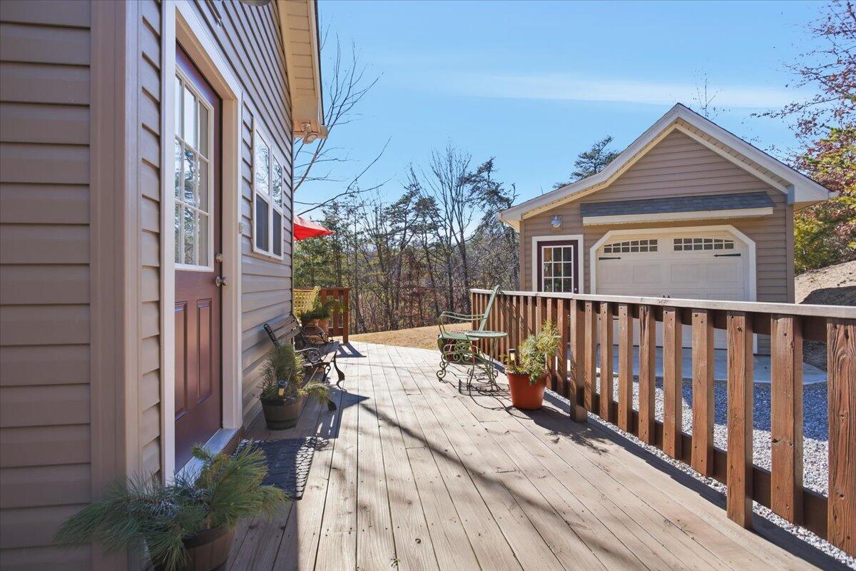 1718 Laurel Mountain DR