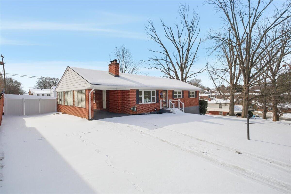 109 Maplelawn AVE NE